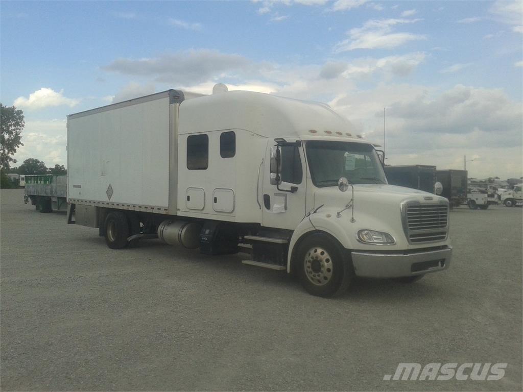 Freightliner M2-112 Kastenaufbau