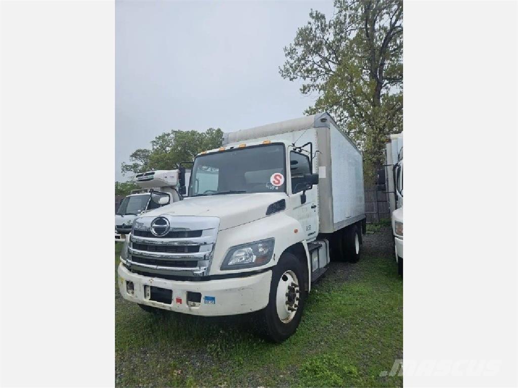 Hino 338 Kastenaufbau