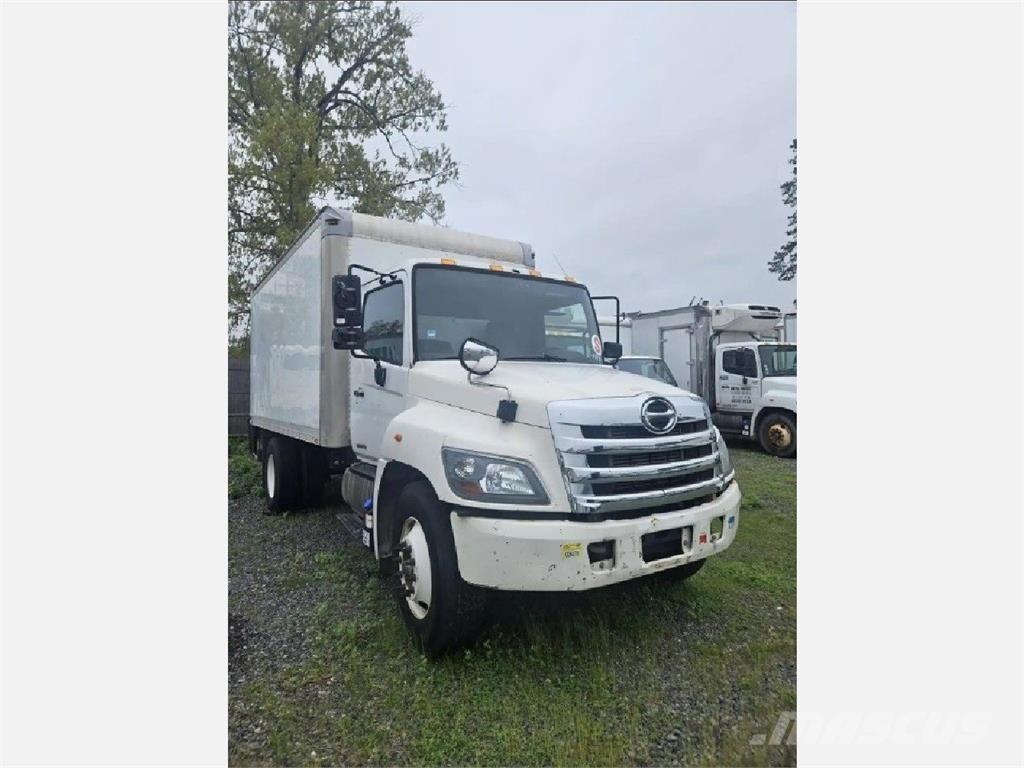 Hino 338 Kastenaufbau