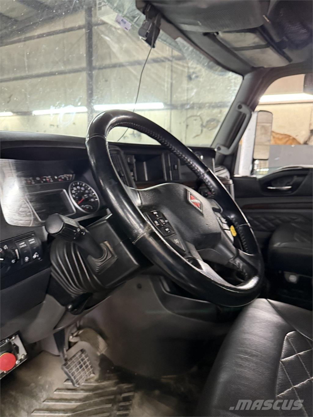 International HX620 Sattelzugmaschinen