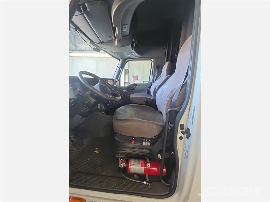 International LT Sattelzugmaschinen