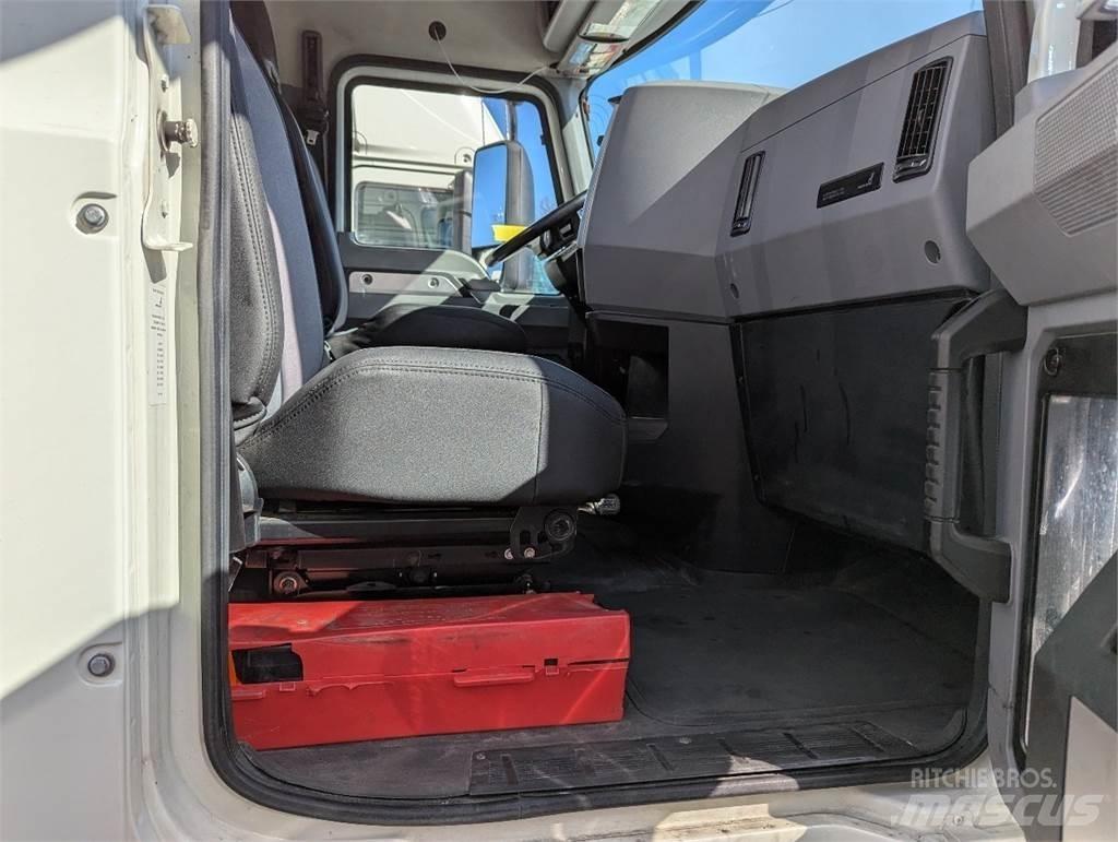 Mack AN64T Sattelzugmaschinen