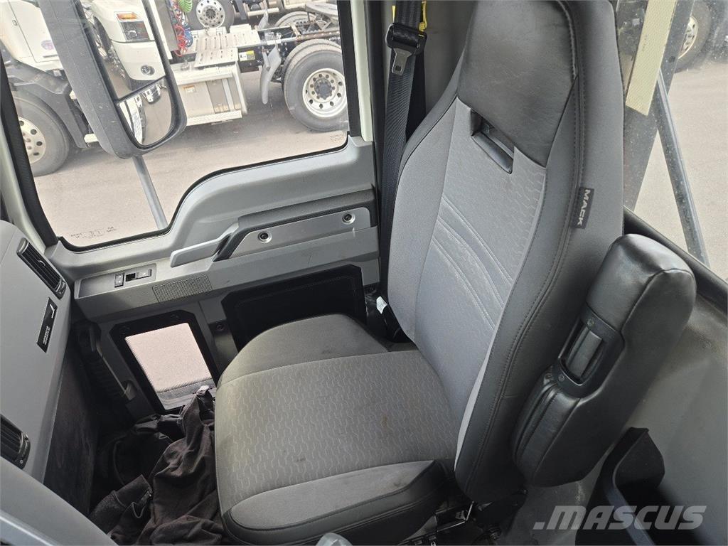 Mack AN64T Sattelzugmaschinen
