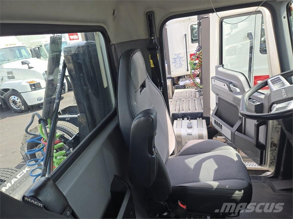 Mack AN64T Sattelzugmaschinen