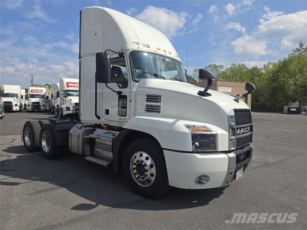 Mack AN64T Sattelzugmaschinen