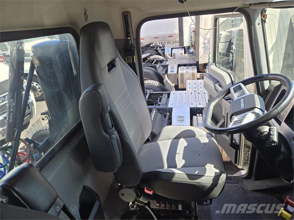 Mack AN64T Sattelzugmaschinen