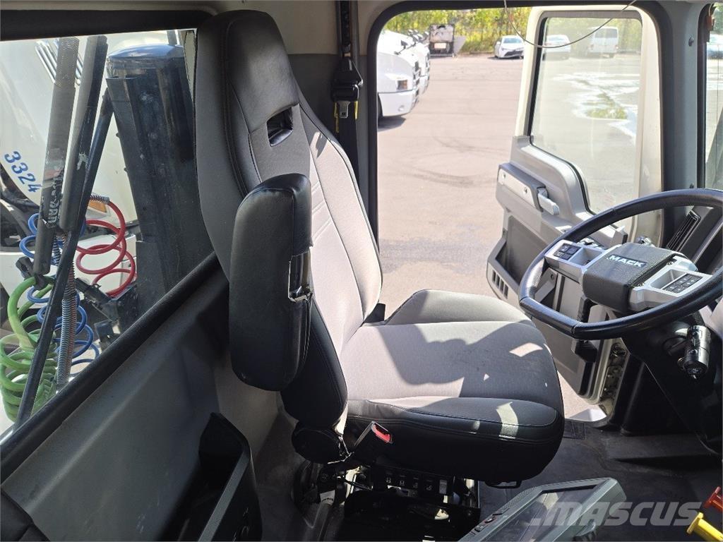 Mack AN64T Sattelzugmaschinen