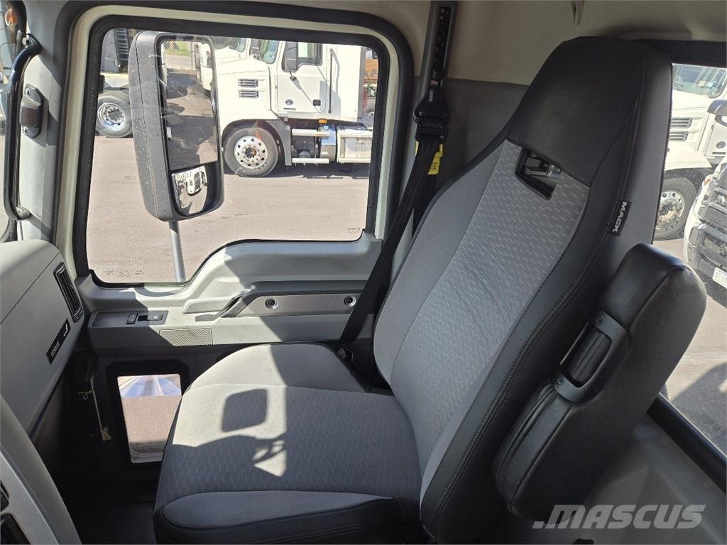 Mack AN64T Sattelzugmaschinen