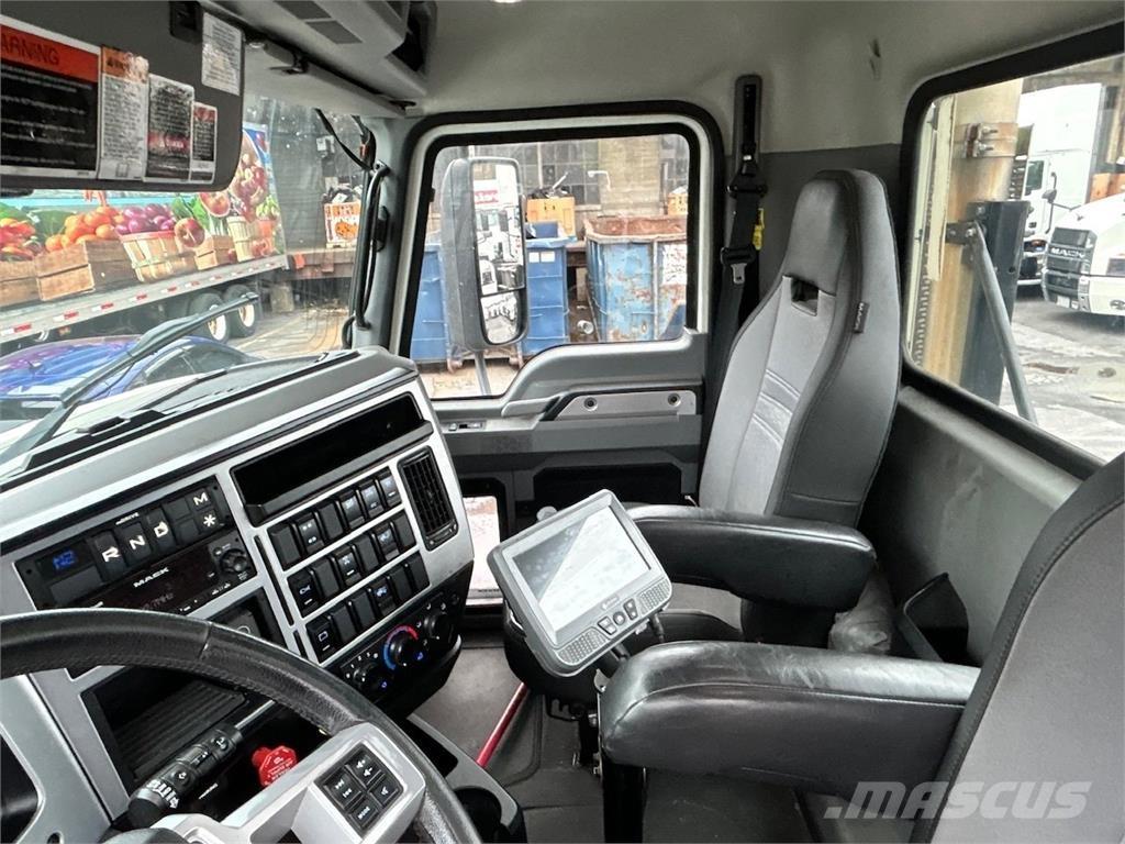 Mack AN64T Sattelzugmaschinen