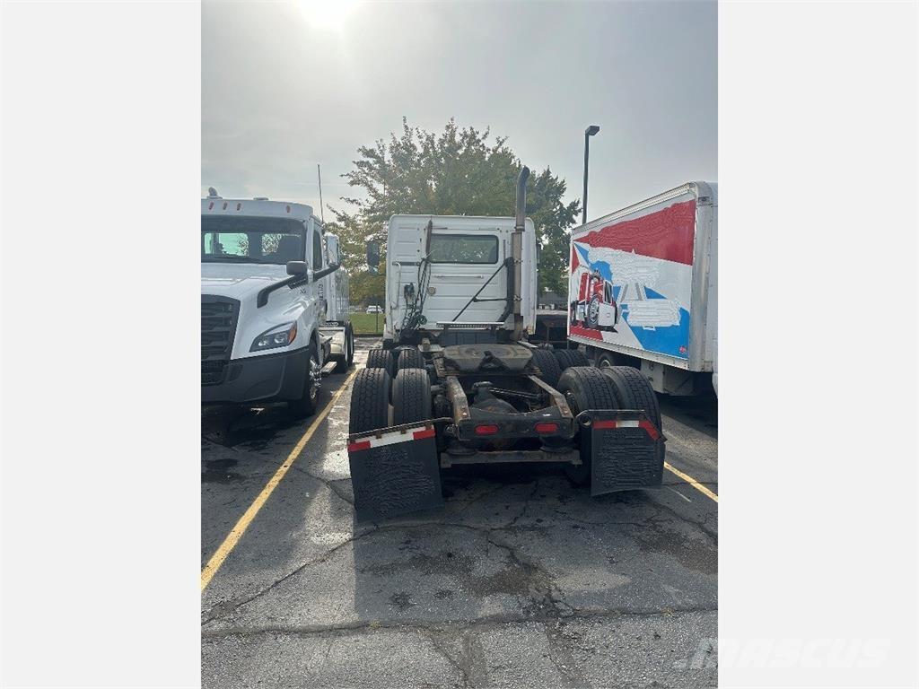 Volvo VNL Sattelzugmaschinen