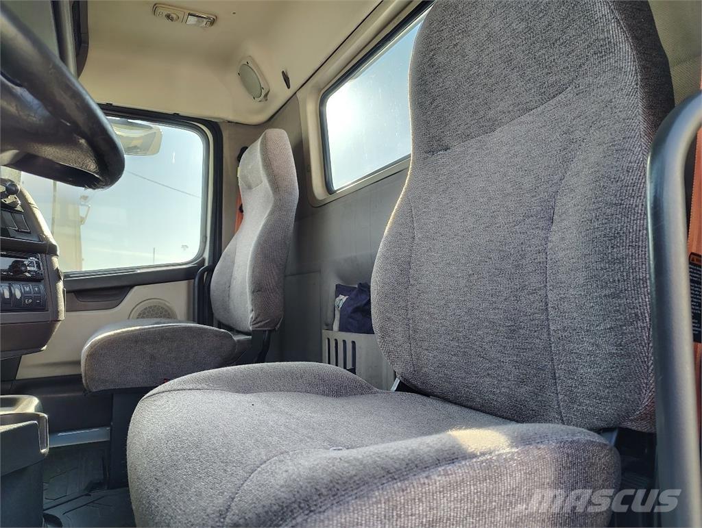 Volvo VNM64T200 Sattelzugmaschinen