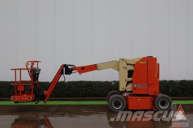 JLG E300AJP Gelenkteleskoparbeitsbühnen