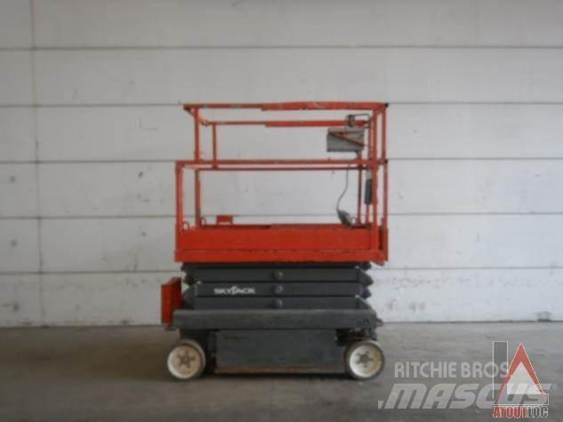 SkyJack SJ3219 Gelenkteleskoparbeitsbühnen