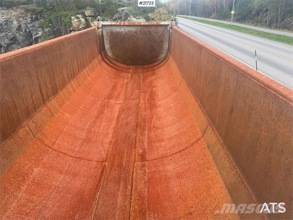 Carnehl Tippsemi. Kippladerauflieger