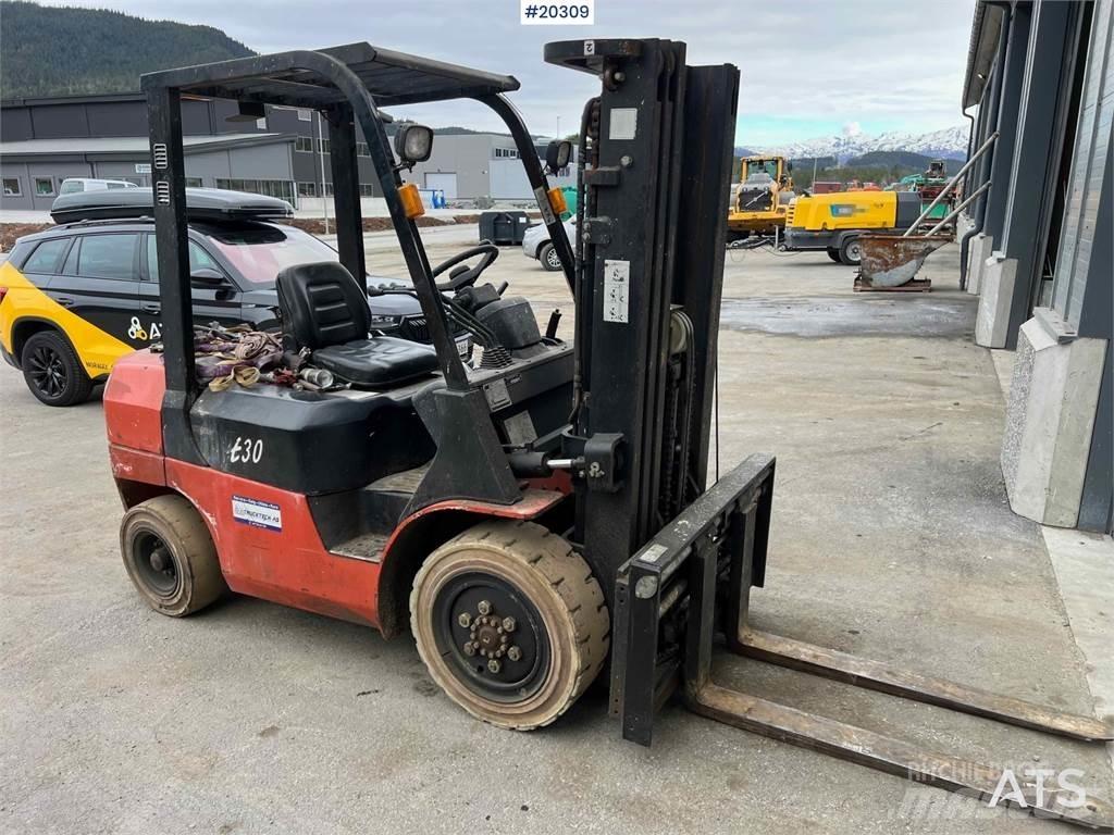  Gaffeltruck FG301 Andere Gabelstapler