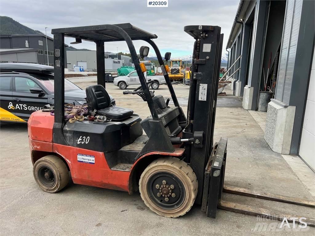  Gaffeltruck FG301 Andere Gabelstapler