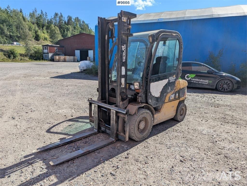 CAT DP30N Diesel Stapler