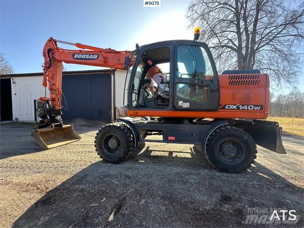 Doosan DX140W Mobilbagger