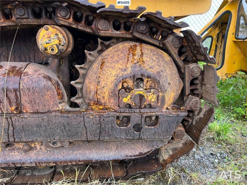 International L125 Bulldozer