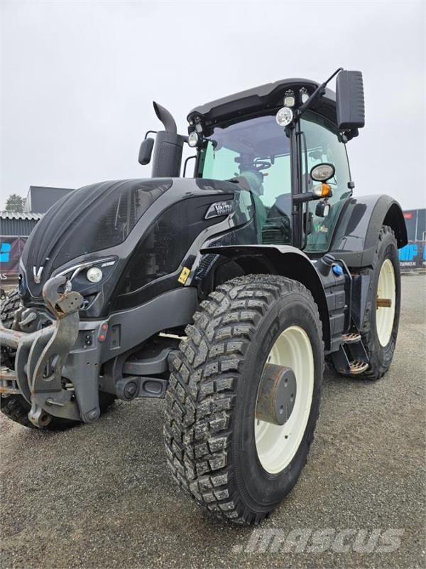 Valtra S374 Traktoren