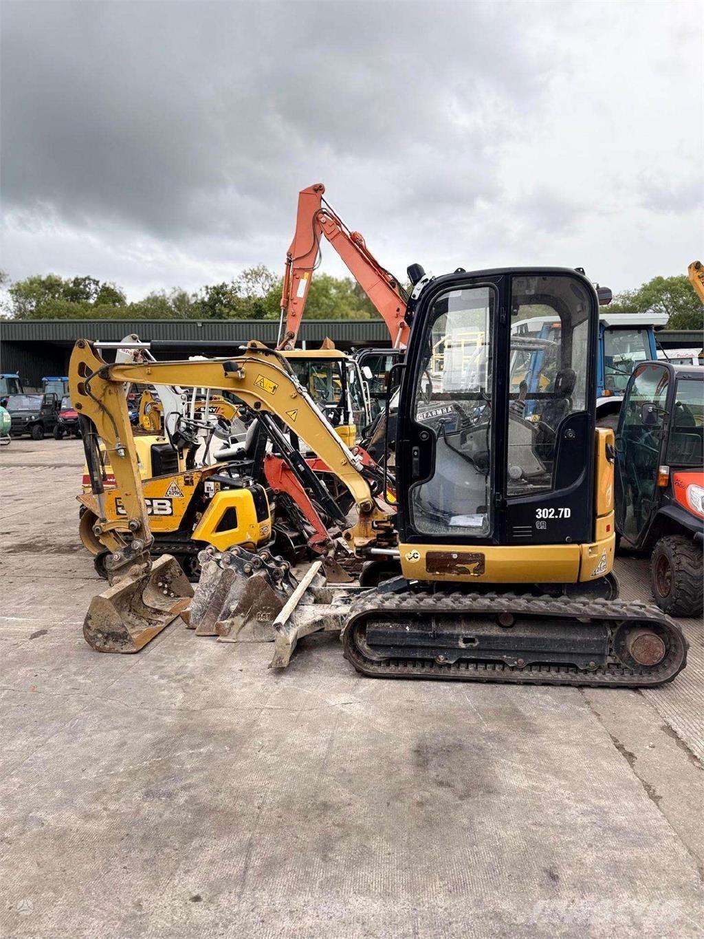 CAT 302.7 DCR Minibagger < 7t