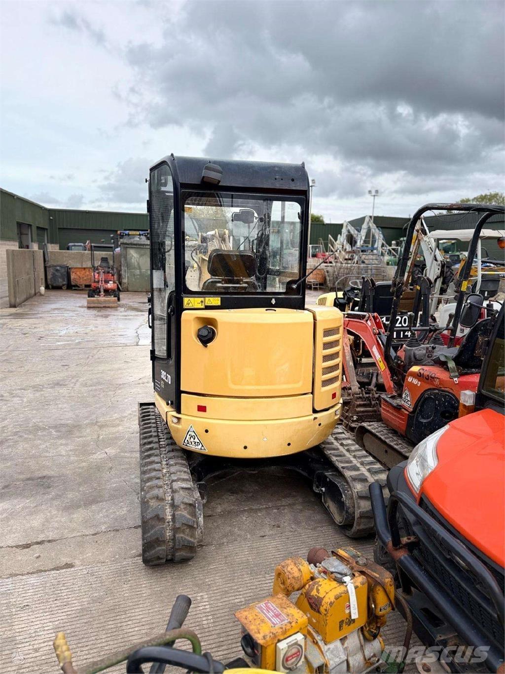 CAT 302.7 DCR Minibagger < 7t