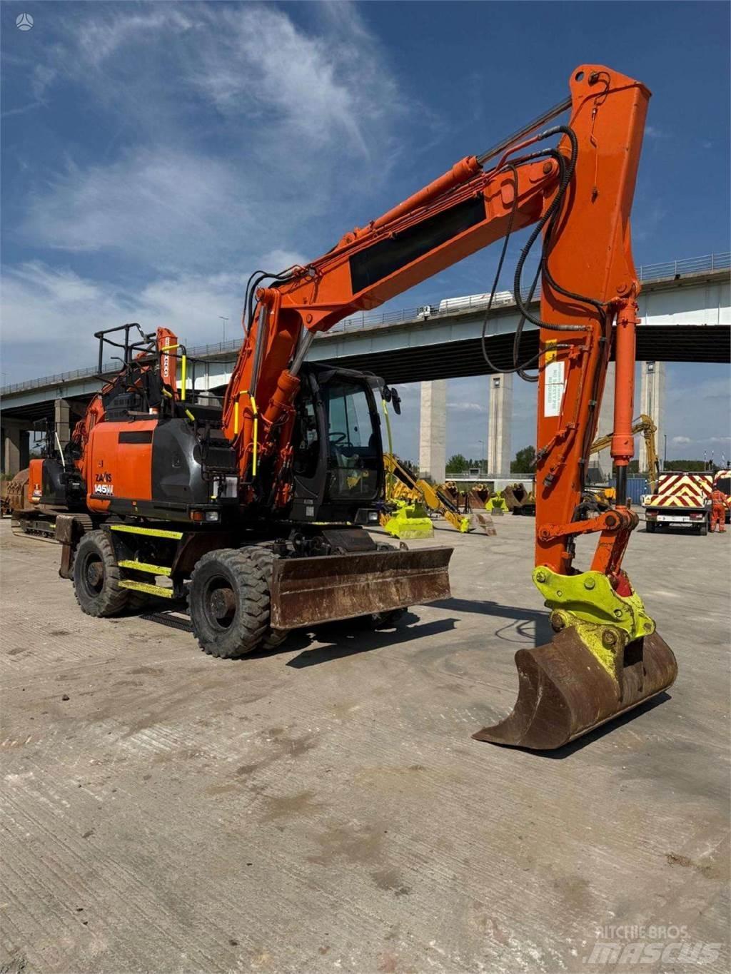 Hitachi ZX145W-6 Raupenbagger