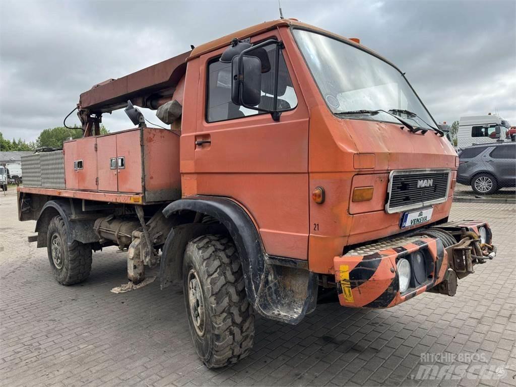 MAN 9.150 4x4 14m. LKW-Arbeitsbühnen