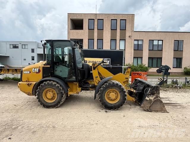 CAT 906 Radlader