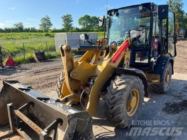 CAT 906 Radlader