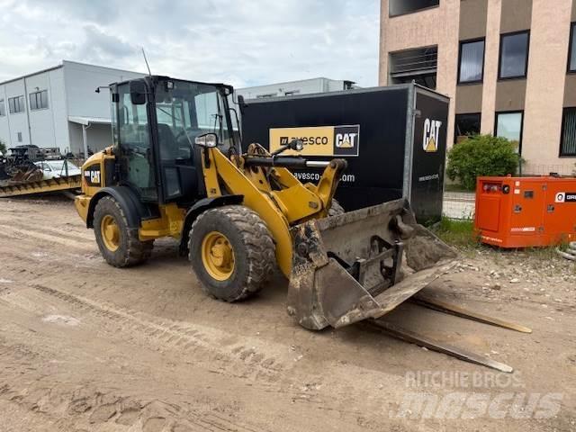 CAT 906M Radlader