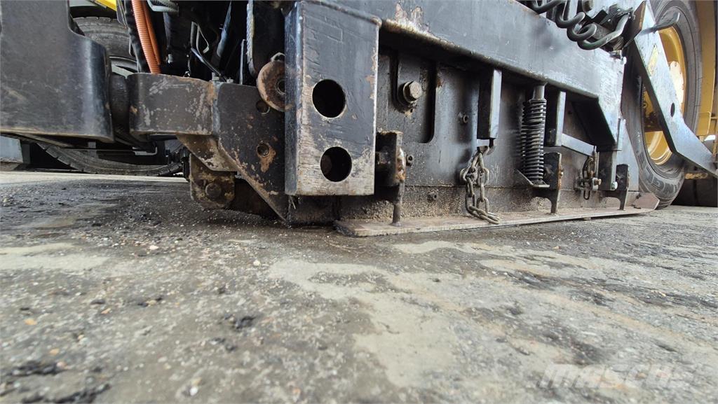 CAT AP300F Strassenfertiger