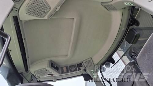 CLAAS Axion 830 Traktoren