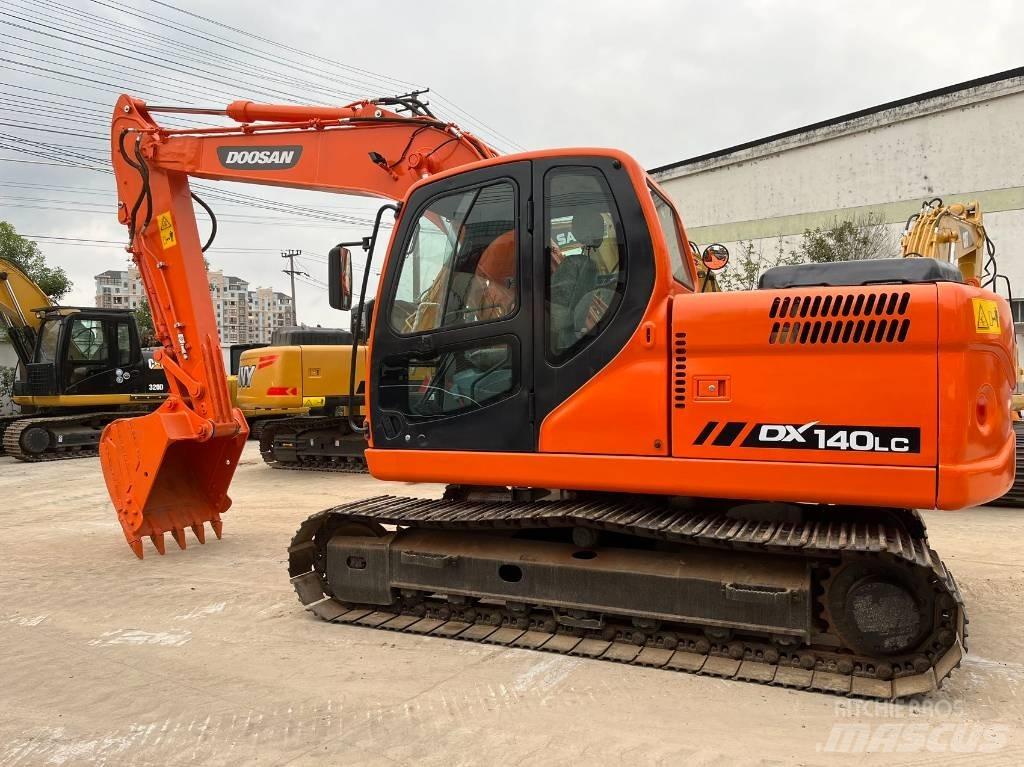Doosan DX 140 LC Raupenbagger
