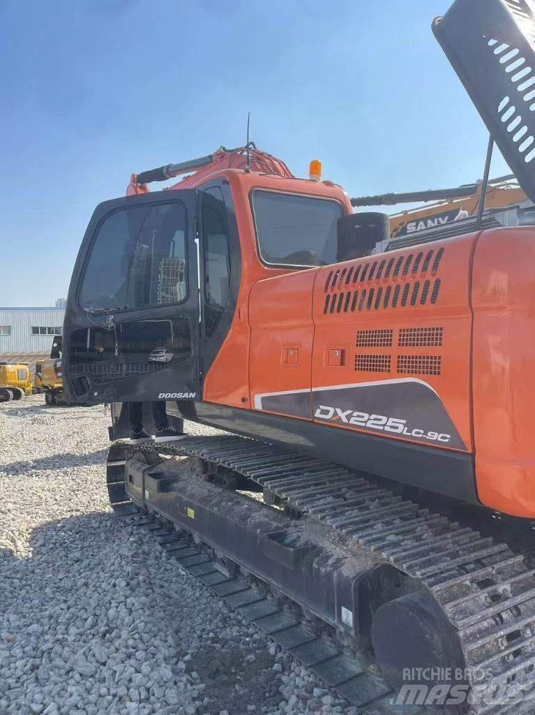 Doosan DX 225LC-9C Raupenbagger