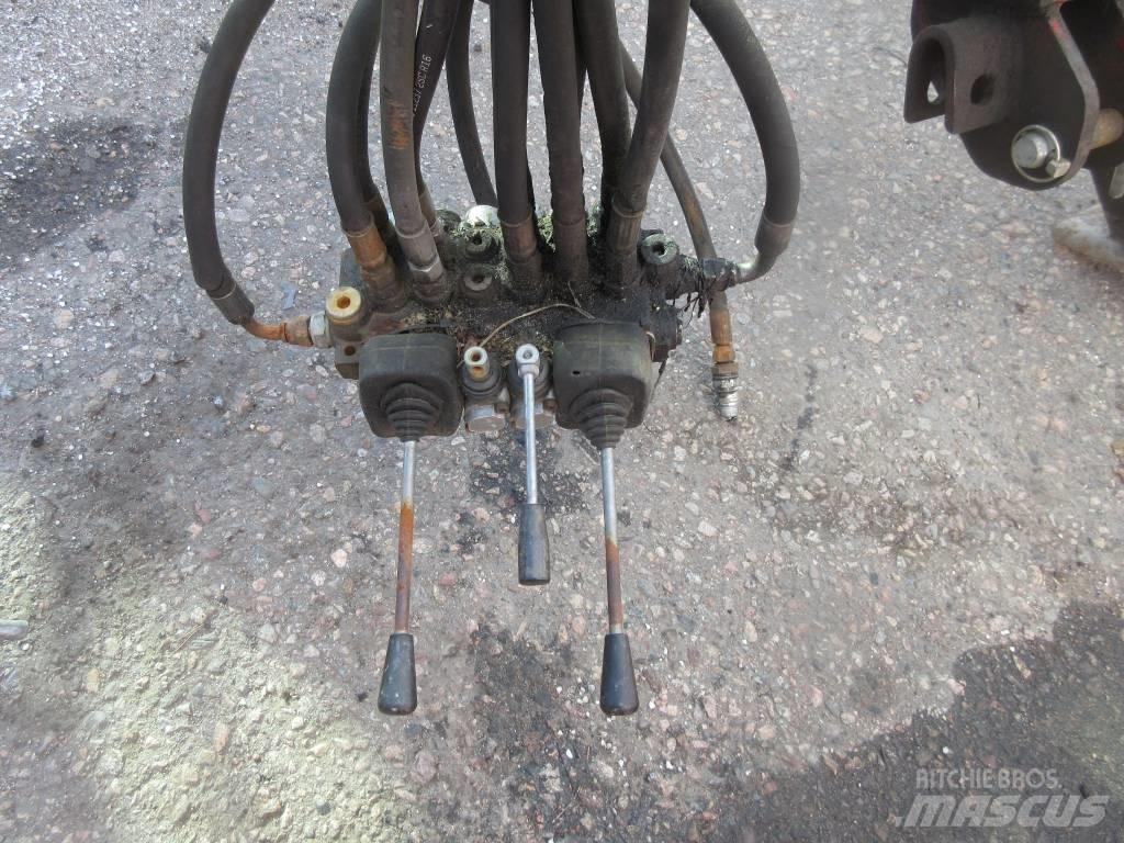 Patu 1800 Krane und Lader