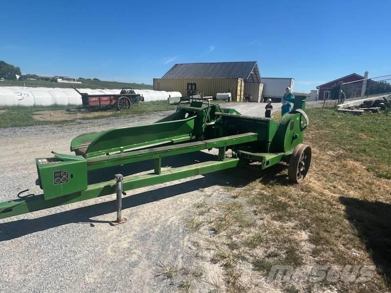 John Deere 3950 Feldhäcksler