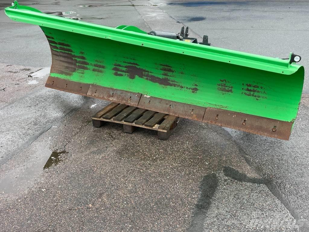 Sami DM-3700 Schneeschilde und -pflüge