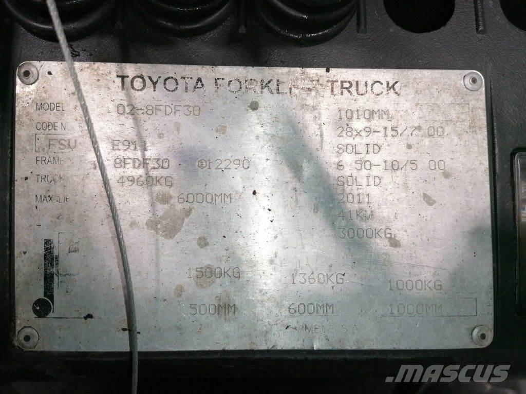 Toyota 02-8FDF30 Diesel Stapler