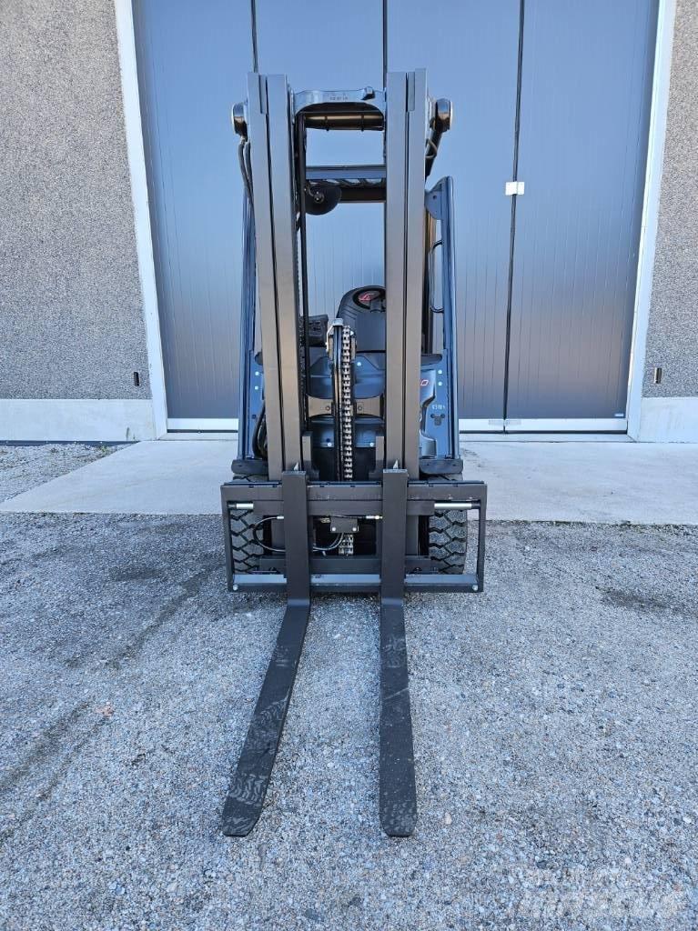 Linde E30-01 Elektro Stapler