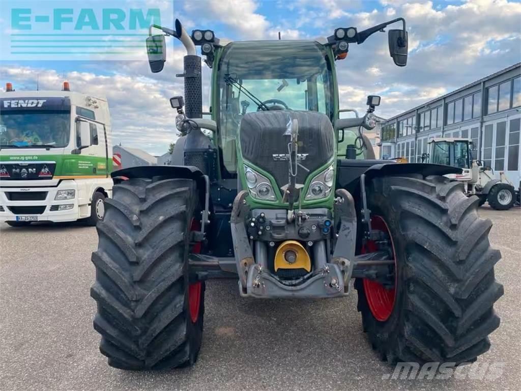 Fendt Vario 718 Traktoren