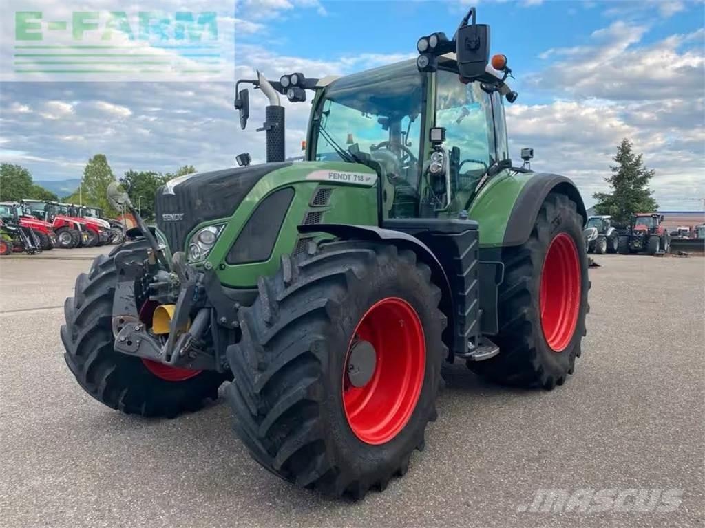 Fendt Vario 718 Traktoren