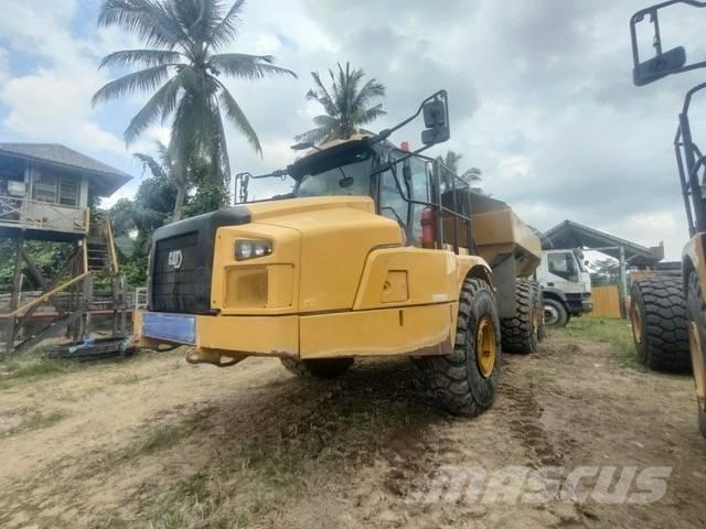 CAT 745 Dumper - Knickgelenk