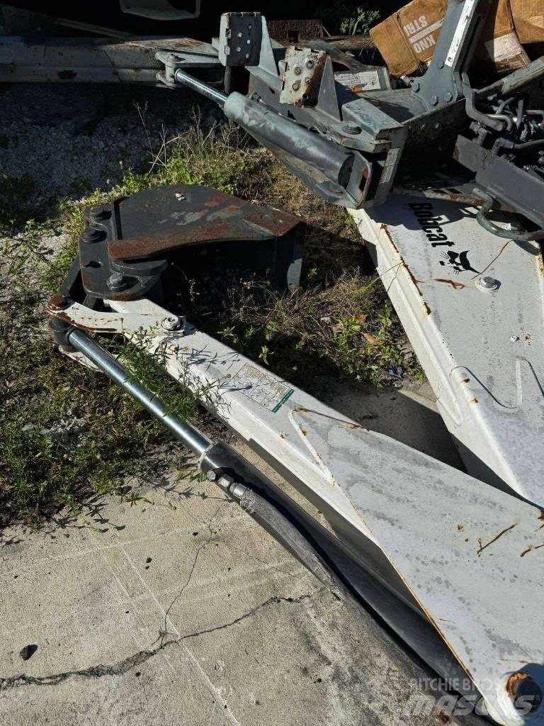 Bobcat 8811 Tieflöffel