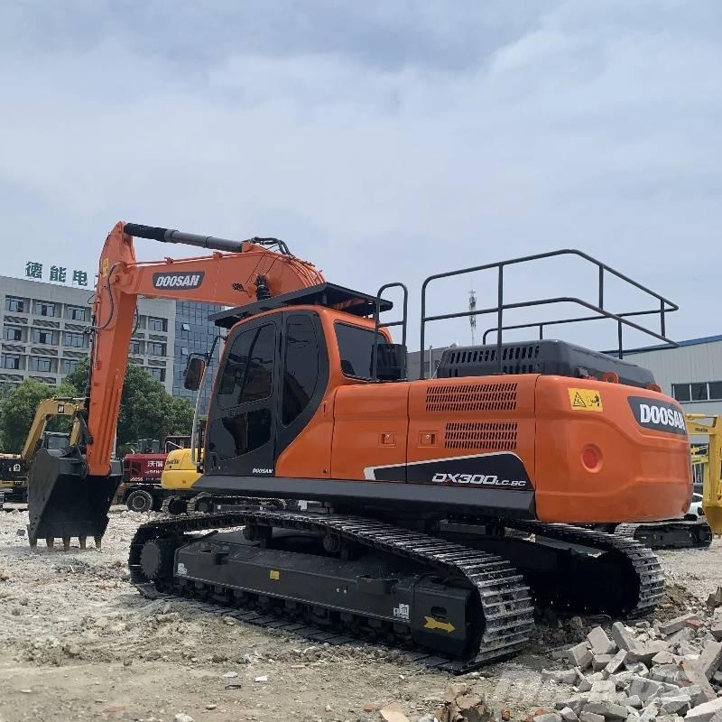 Doosan DX 300 Raupenbagger