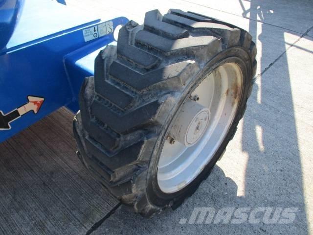 JLG 600 AJ (253) Kompakte selbstfahrende Hebebühnen