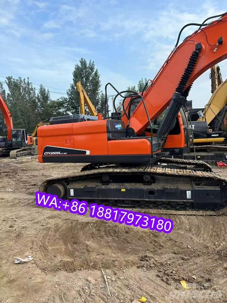 Doosan DX 225 LC Raupenbagger