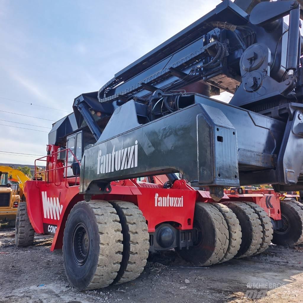 Fantuzzi CS 45 KM Reach-Stacker
