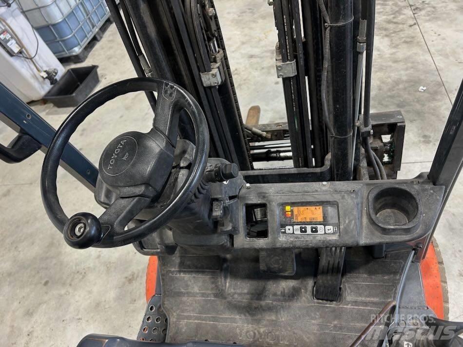 Toyota 8 FBMT 16 Elektro Stapler