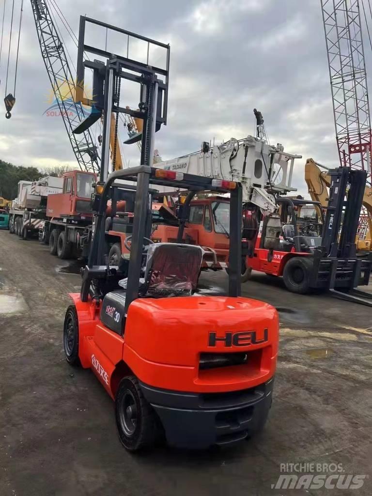 Heli CPCD 30 Diesel Stapler